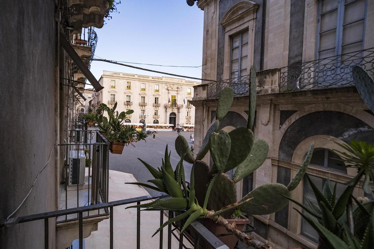 Charme Catania Central Suites Ngoại thất bức ảnh